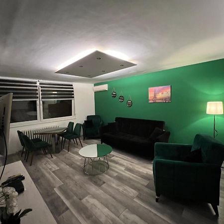 Apartman Omar Stan Na Dan Besplatan Parking 사라예보 외부 사진