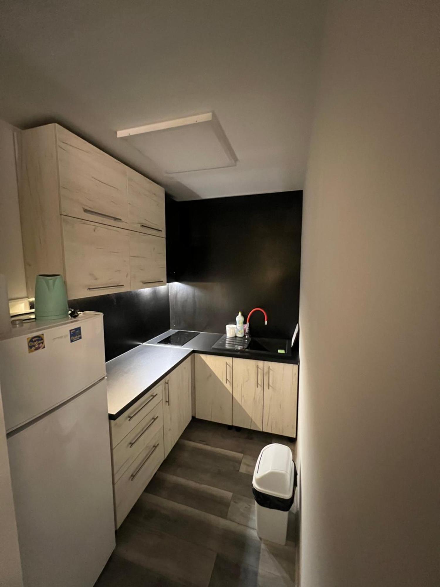 Apartman Omar Stan Na Dan Besplatan Parking 사라예보 외부 사진