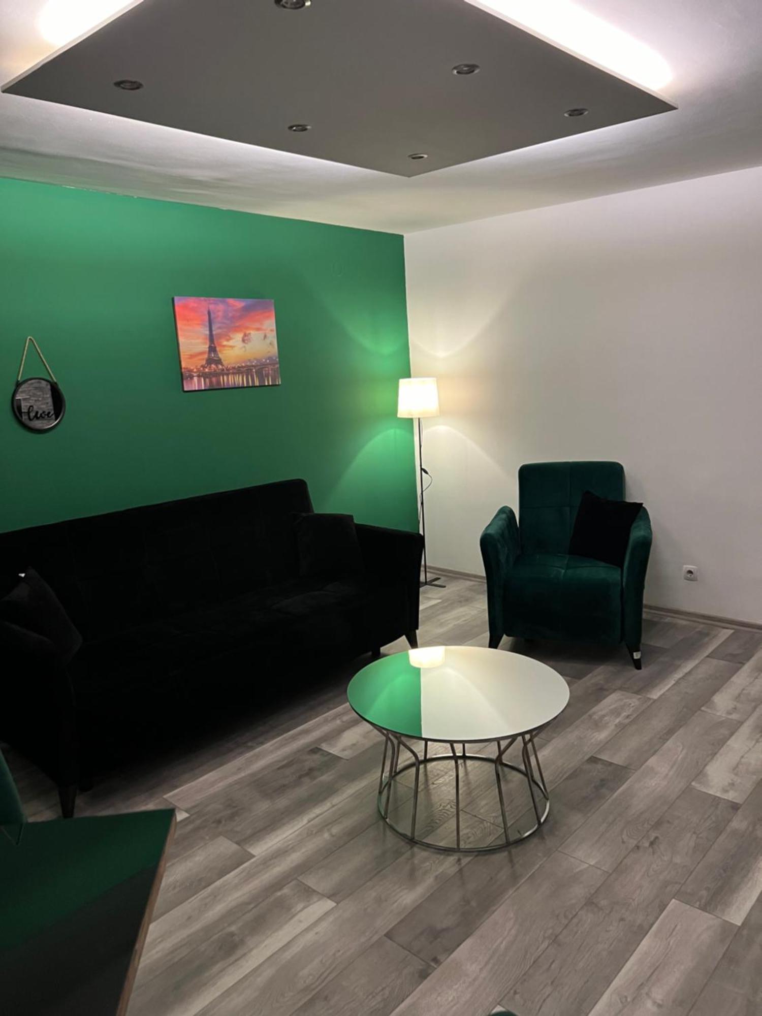 Apartman Omar Stan Na Dan Besplatan Parking 사라예보 외부 사진