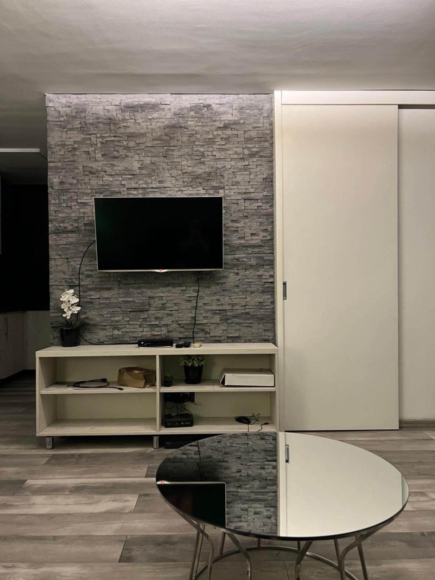 Apartman Omar Stan Na Dan Besplatan Parking 사라예보 외부 사진