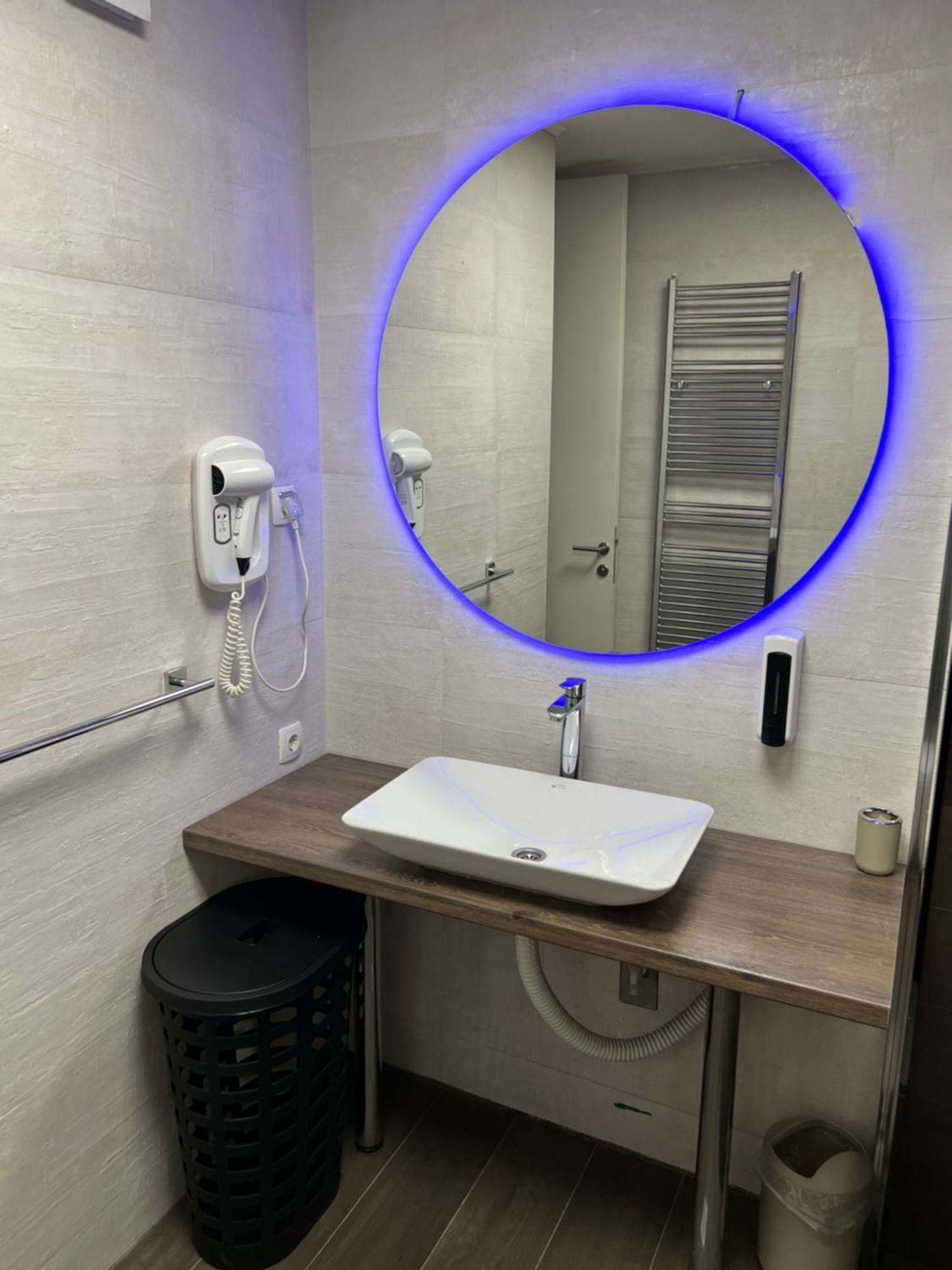 Apartman Omar Stan Na Dan Besplatan Parking 사라예보 외부 사진